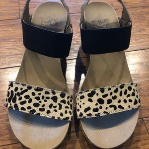 Women’s Size 8 Cheetah Print Wedges